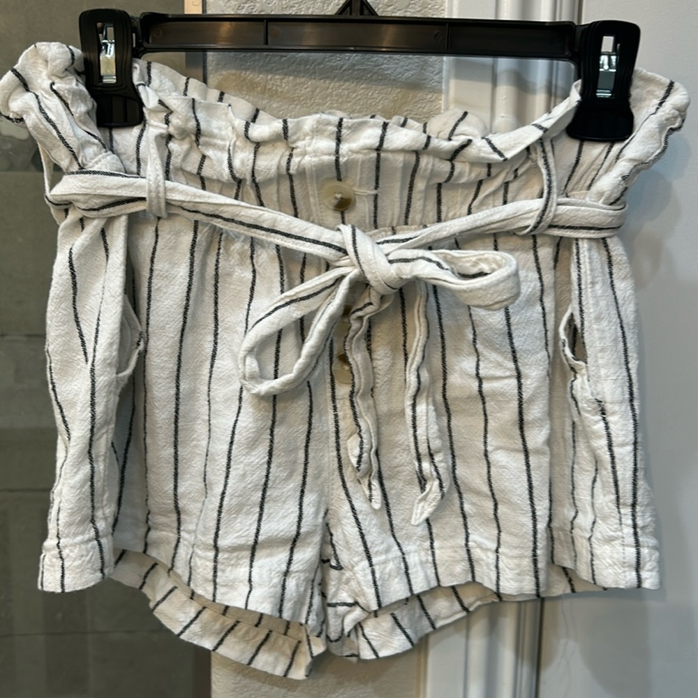 NWOT Tie Waist Striped Shorts